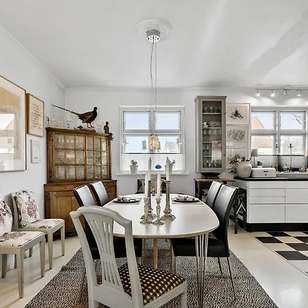 Awesome In Hornbk With Kitchen *